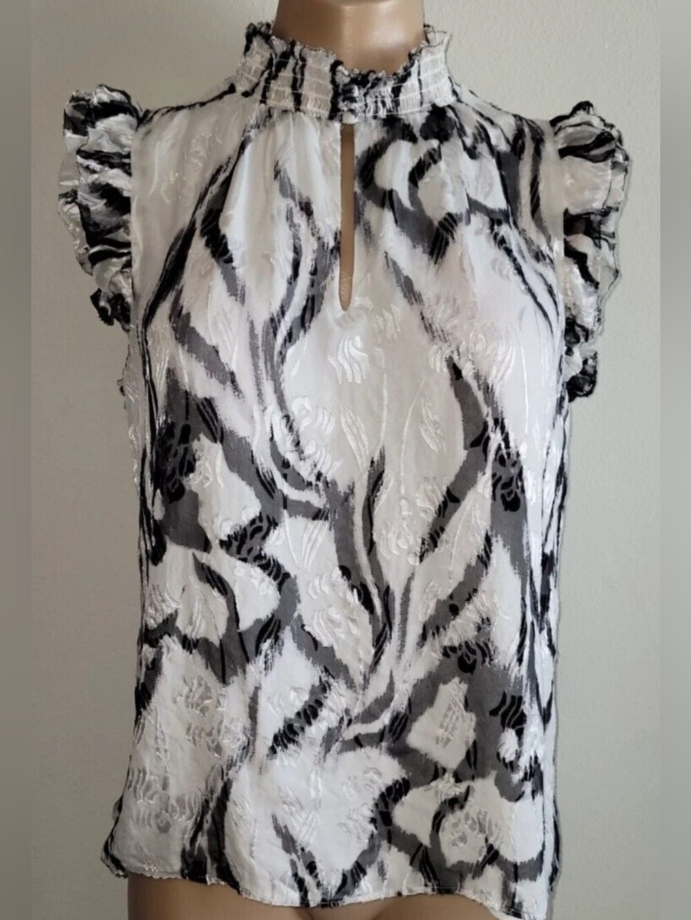 WHBM: Black White Ruffle Top - Picture 2 of 8